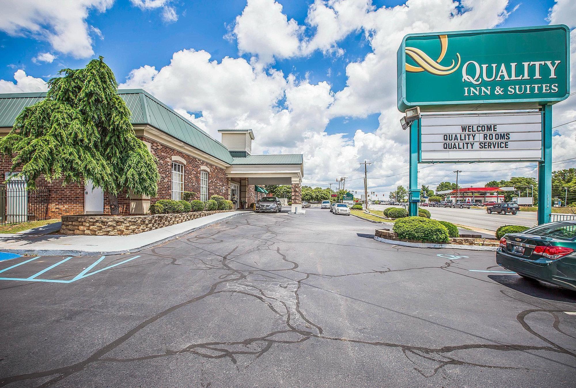Greenville Inn & Suites Εξωτερικό φωτογραφία